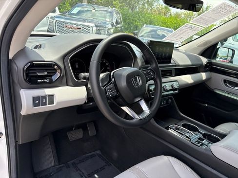 Used 2025 Honda Pilot EX-L image 24