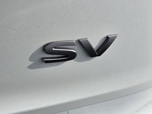 Used 2024 Nissan Rogue SV image 10