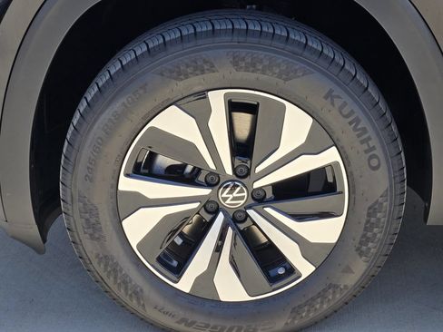 New 2026 Volkswagen Atlas SE FWD image 11