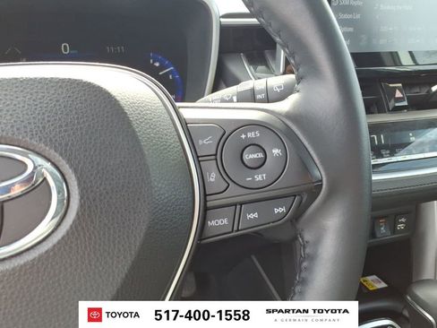 Used 2022 Toyota Corolla Cross XLE w/ Convenience Package AWD/4WD image 19