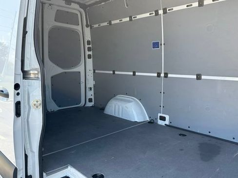 Used 2025 Mercedes-Benz Sprinter 2500 image 11