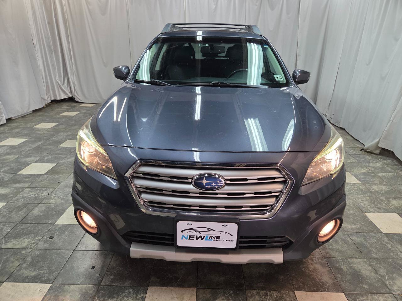 Used 2017 Subaru Outback 2.5i Limited AWD/4WD image 3