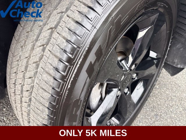 Used 2025 Jeep Grand Cherokee Altitude AWD/4WD image 11