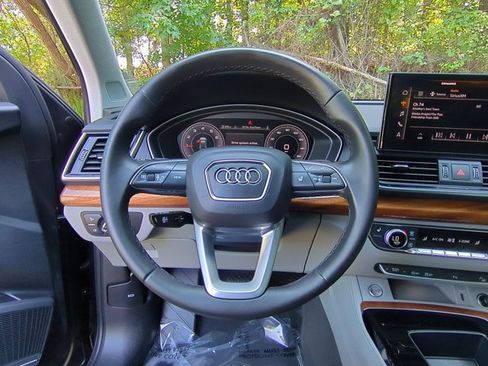 Used 2023 Audi Q5 2.0T Premium Plus w/ Premium Plus Package AWD/4WD image 30