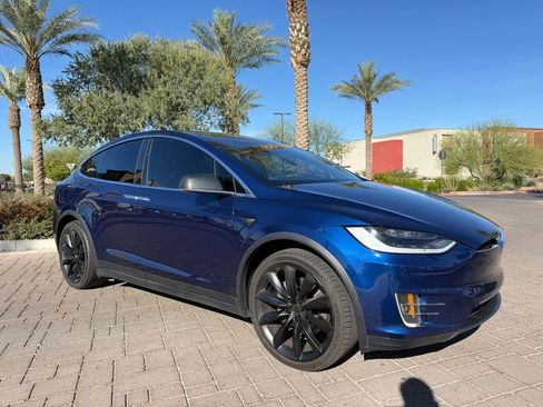 Used 2017 Tesla Model X 75D image 1