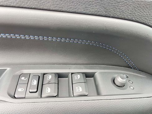 New 2026 Jeep Compass Latitude AWD/4WD image 12