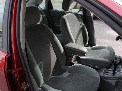 Used 2003 Ford Focus SE image 28