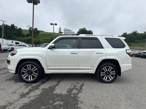 Used 2022 Toyota 4Runner Limited AWD/4WD image 3