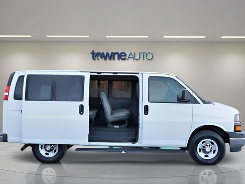 Used 2021 Chevrolet Express 3500 LT RWD image 7