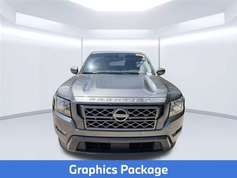 Used 2022 Nissan Frontier SV RWD image 2