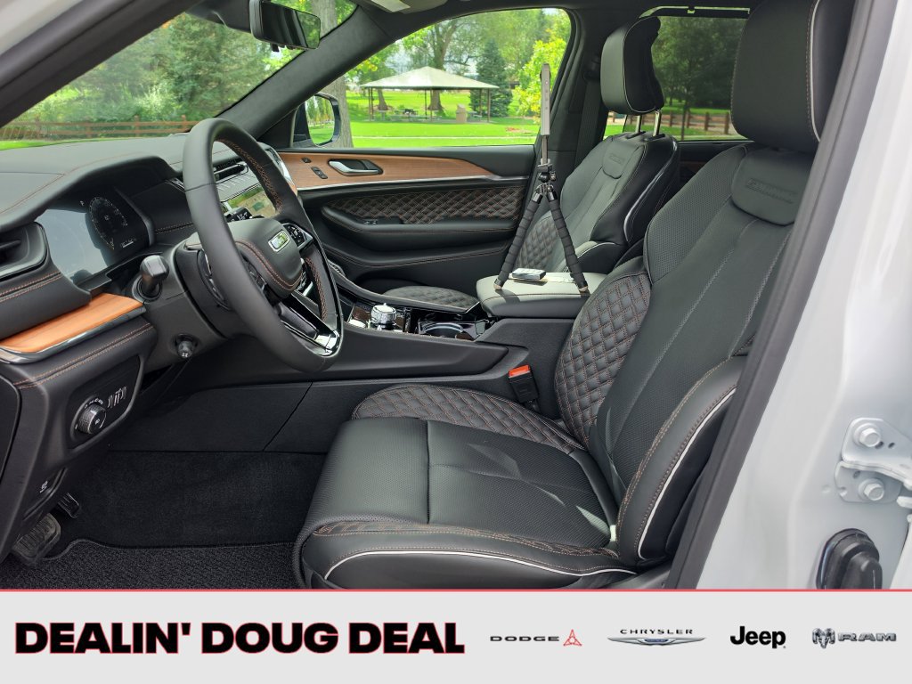 New 2027 Jeep Grand Cherokee Summit AWD/4WD image 9