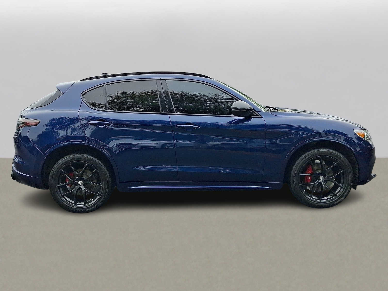 Used 2021 Alfa Romeo Stelvio Ti Sport AWD/4WD image 32