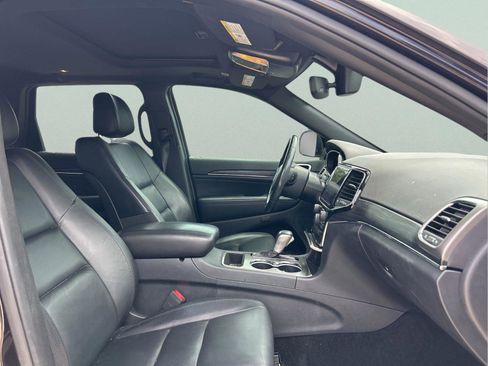 Used 2020 Jeep Grand Cherokee Limited RWD image 12
