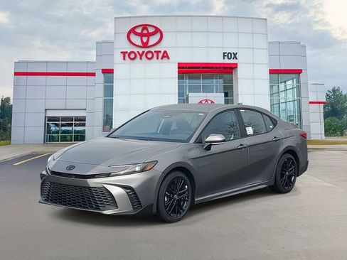 New 2026 Toyota Camry SE image 2