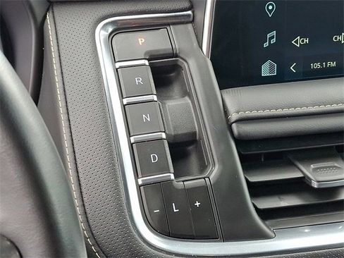 Used 2024 Chevrolet Suburban Premier image 13