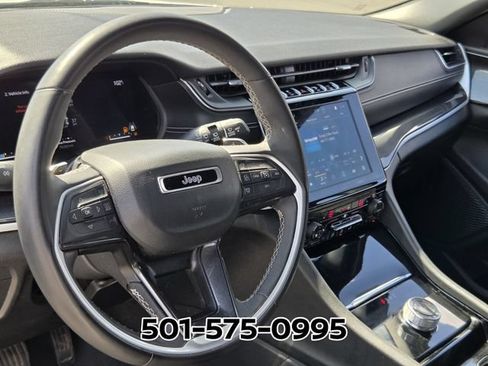 Used 2023 Jeep Grand Cherokee Altitude AWD/4WD image 8