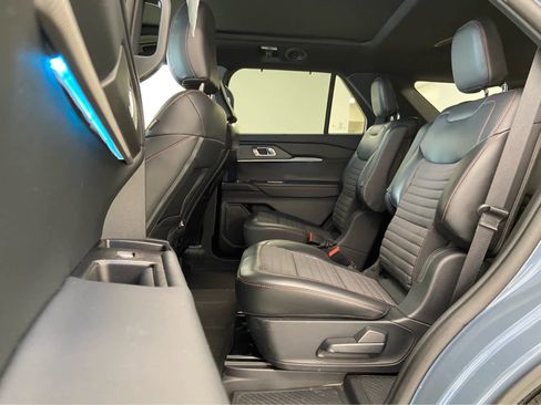 Used 2025 Ford Explorer ST-Line w/ Premium Package AWD/4WD image 15