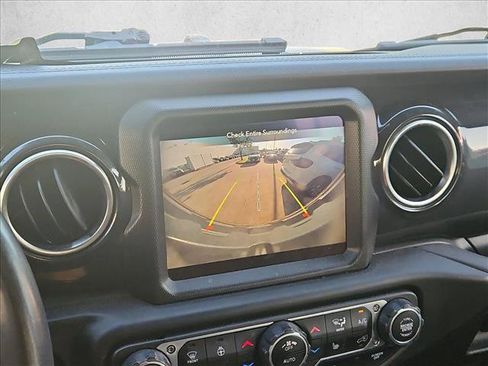 Used 2023 Jeep Wrangler Unlimited Sahara AWD/4WD image 12