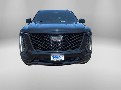 Used 2025 Cadillac Escalade Sport Platinum w/ LPO, ONYX Package AWD/4WD image 9