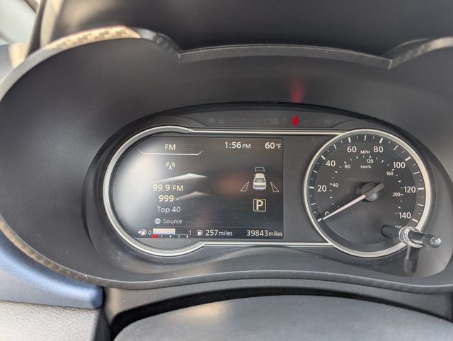 Used 2025 Nissan Versa SV FWD image 17