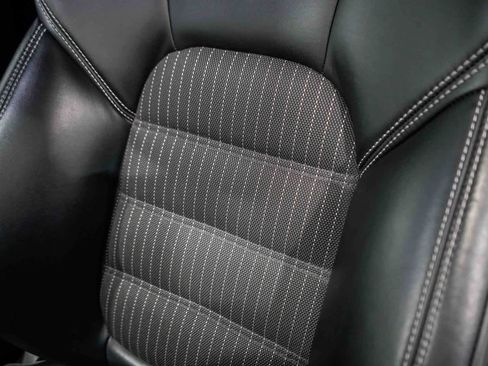 Used 2024 Porsche Macan image 26