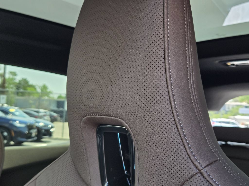 Certified 2024 BMW iX xDrive50 w/ Sport Package AWD/4WD image 18