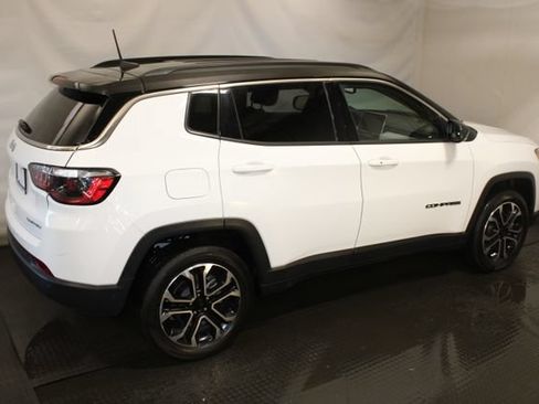 Used 2024 Jeep Compass Limited AWD/4WD image 4