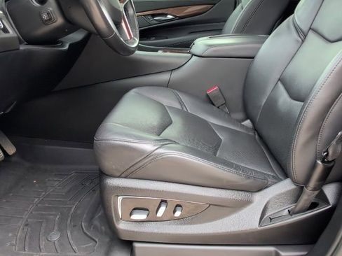 Used 2020 Cadillac Escalade Premium Luxury RWD image 14
