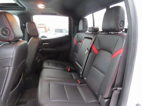 Used 2023 Chevrolet Colorado Z71 w/ Z71 Convenience Package 2 image 25