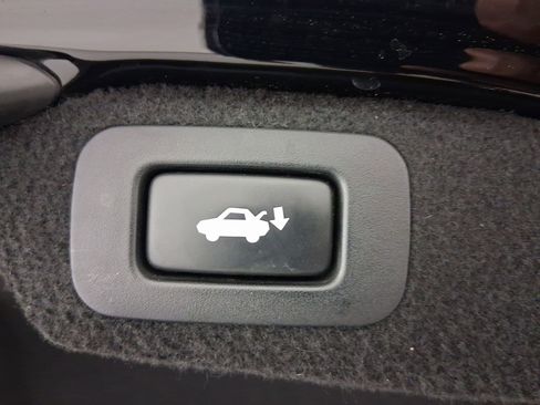 Used 2014 Lexus LS 460 w/ Comfort Package image 30