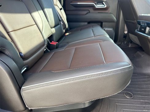 Used 2024 GMC Sierra 3500 Denali w/ Denali Reserve Package image 16