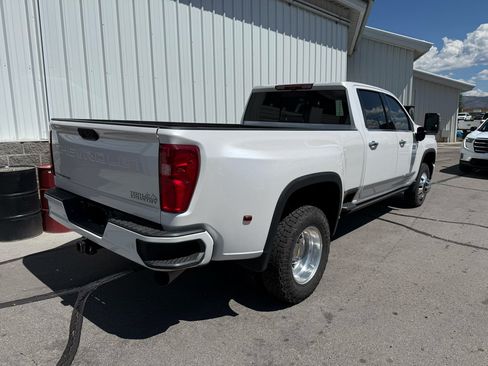 Used 2024 Chevrolet Silverado 3500 High Country w/ High Country Premium Package AWD/4WD image 4