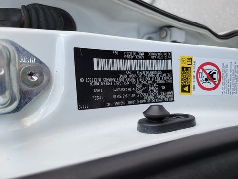 Used 2017 Toyota Highlander Limited FWD image 26