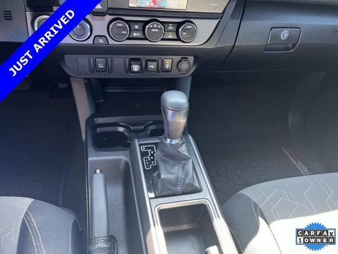 Used 2022 Toyota Tacoma TRD Off-Road AWD/4WD image 33