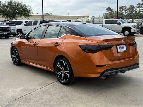Used 2022 Nissan Sentra SR w/ Electronics Package FWD image 7