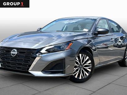 Used 2025 Nissan Altima 2.5 SV