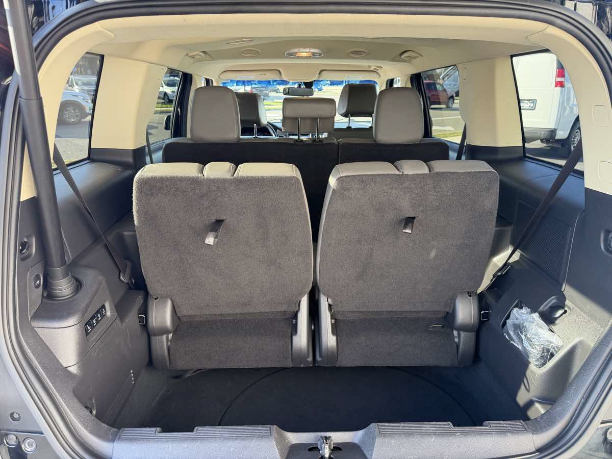 Used 2018 Ford Flex Limited w/ Equipment Group 303A AWD/4WD image 16