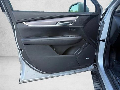 Used 2018 Cadillac XT5 Premium Luxury FWD image 18