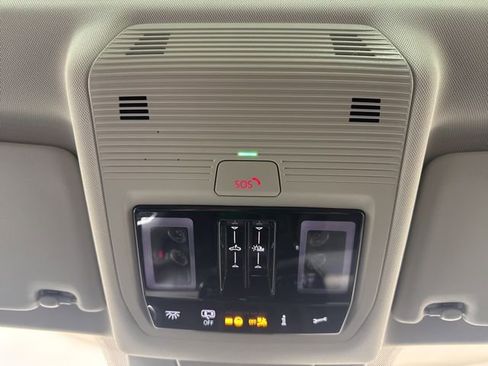 New 2026 Volkswagen Tiguan SE image 14