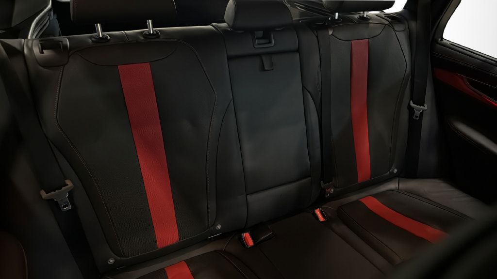 Used 2018 BMW X5 M AWD/4WD image 14