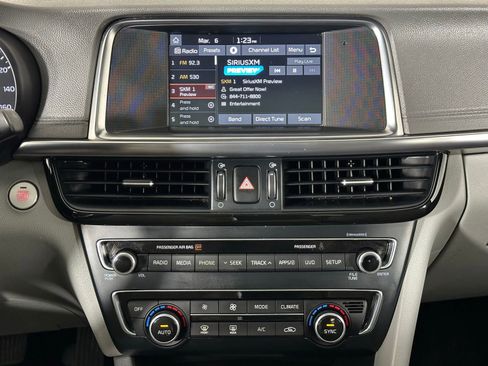 Used 2018 Kia Optima EX w/ Premium Package image 14