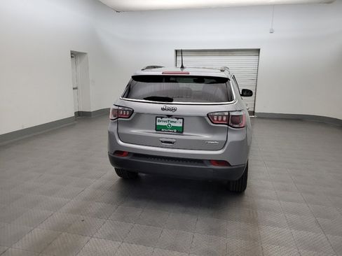 Used 2020 Jeep Compass Latitude FWD image 7