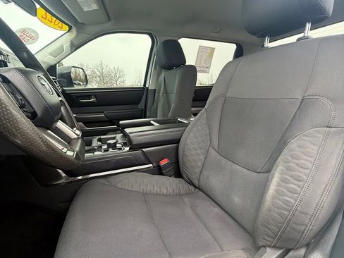 Used 2022 Toyota Tundra SR5 w/ SR5 Convenience Package AWD/4WD image 6