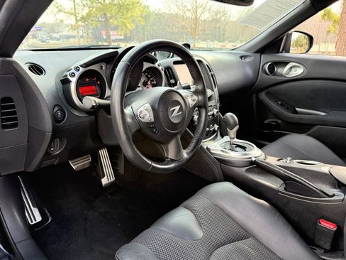 Used 2014 Nissan 370Z Touring w/ Sport Package image 33