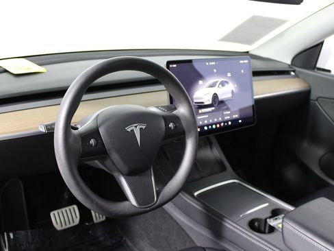 Used 2022 Tesla Model Y Performance image 31