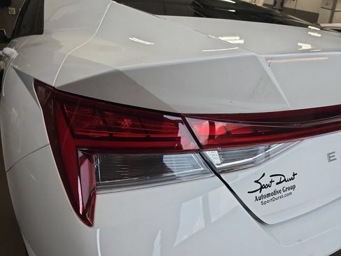 Used 2025 Hyundai Elantra Hybrid FWD image 34