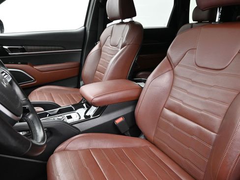 Used 2023 Kia Telluride SX Prestige image 11