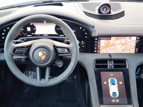 Used 2023 Porsche Taycan GTS image 28