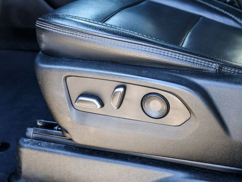 Used 2023 GMC Yukon Denali image 31