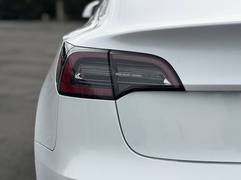 Used 2020 Tesla Model 3 Standard Range Plus image 13